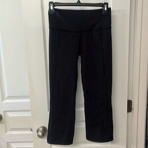Lululemon Black cropped leggings size 4